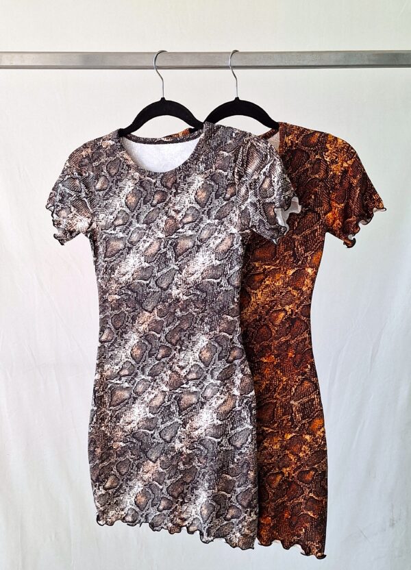 Vestido estampado reptil con maga y rulette modal soft 2025 - Image 3