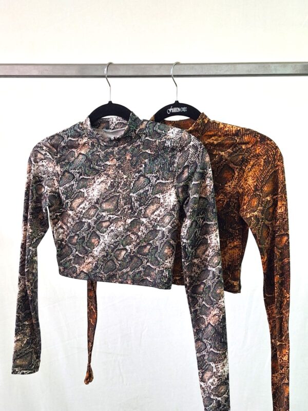 Top media polera estampado reptil modal soft 2025 - Image 3