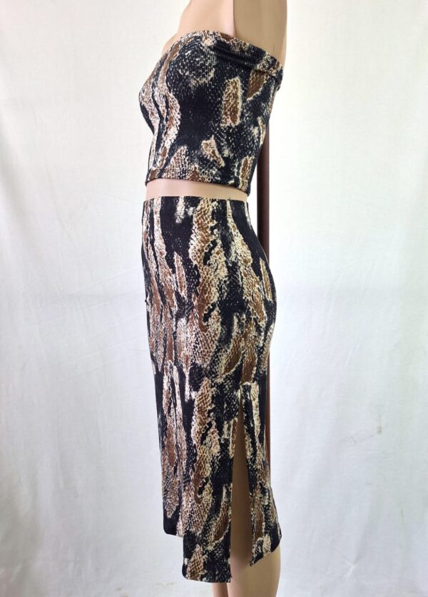 Pollera reptil con tajo costado morley 2026 - Imagen 3