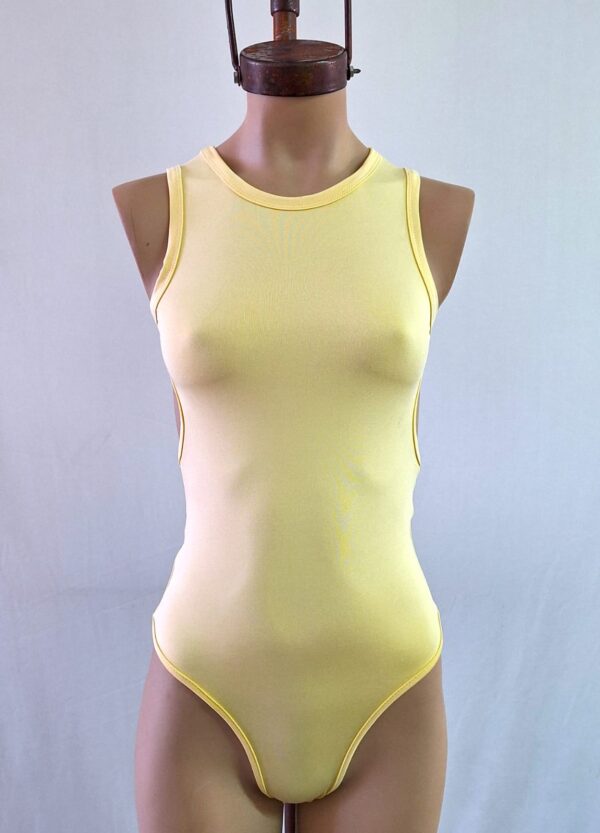 Body abertura atras lyra 2026 - Imagen 3